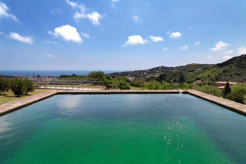 Designer Home With Pool Near Beach And Village Alella Esterno foto